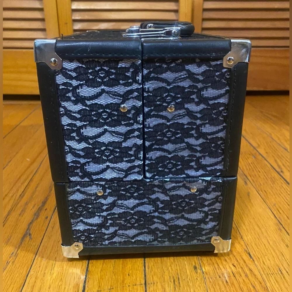 Caboodles 11 excluding